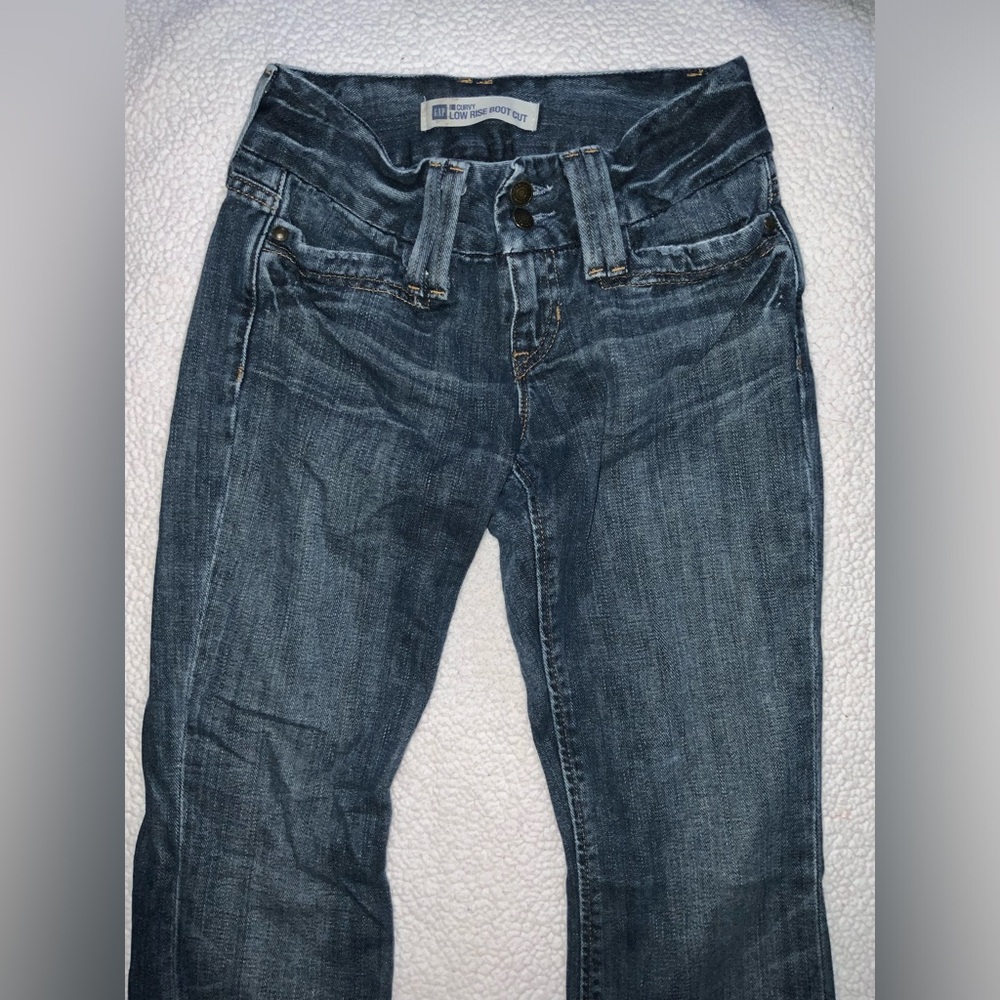 Gap low rise boot cut 0-1 size